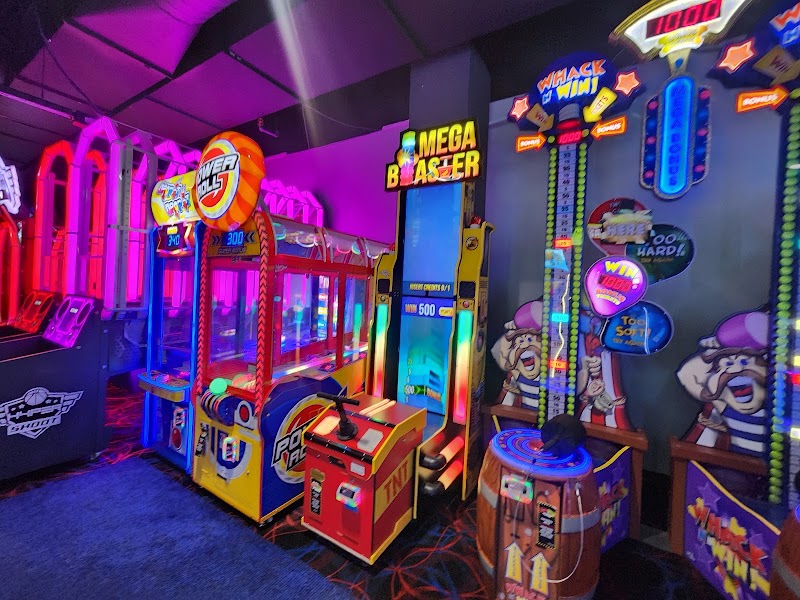 Round1 Bowling & Arcade - Middletown
